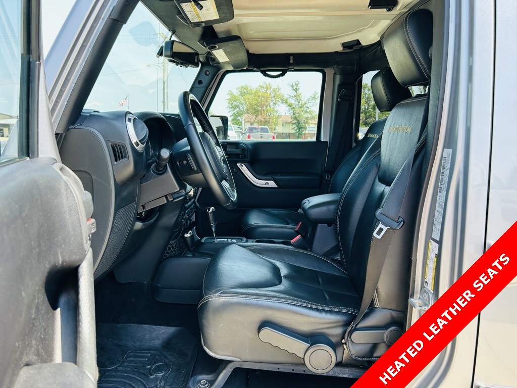 2015 Jeep Wrangler Unlimited Sahara photo 3