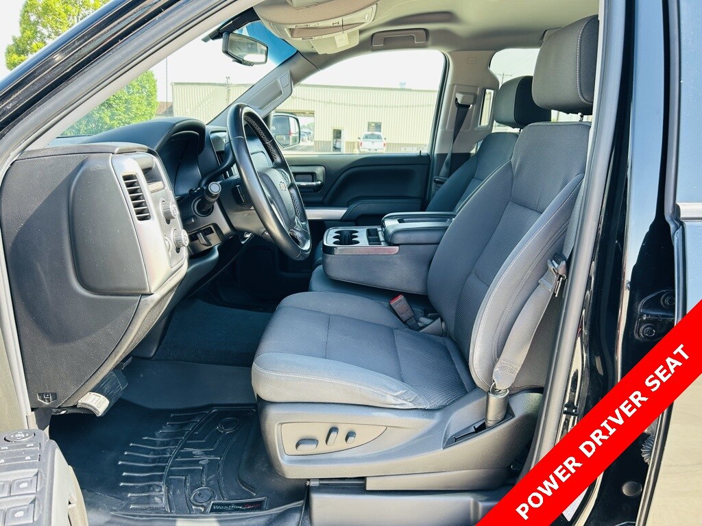 2018 Chevrolet Silverado 1500 LT photo 3