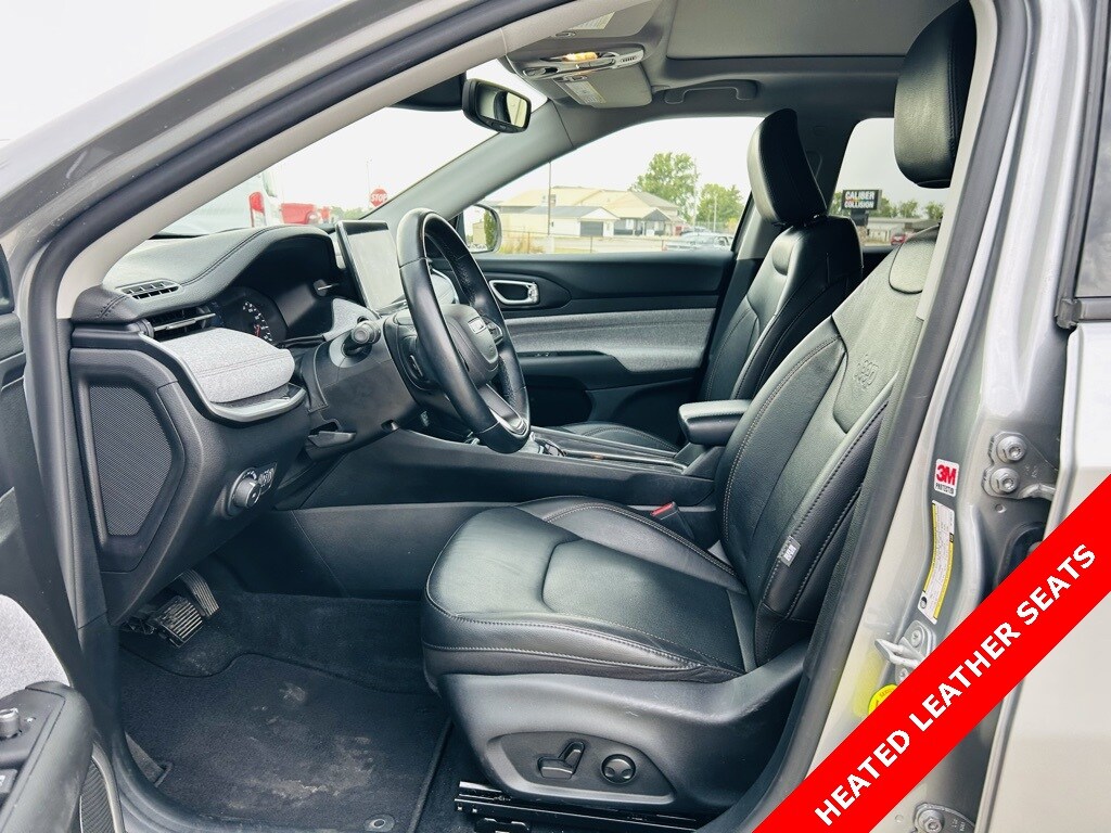 2022 Jeep Compass Latitude Lux photo 2