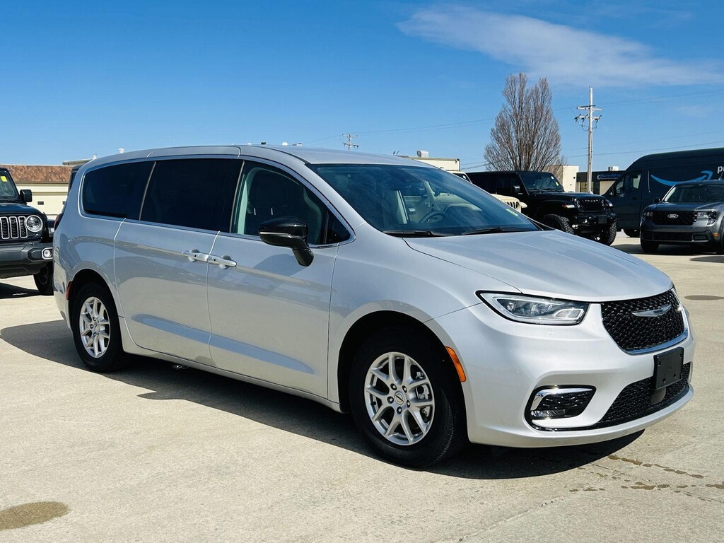 Certified 2024 Chrysler Pacifica Touring L Van