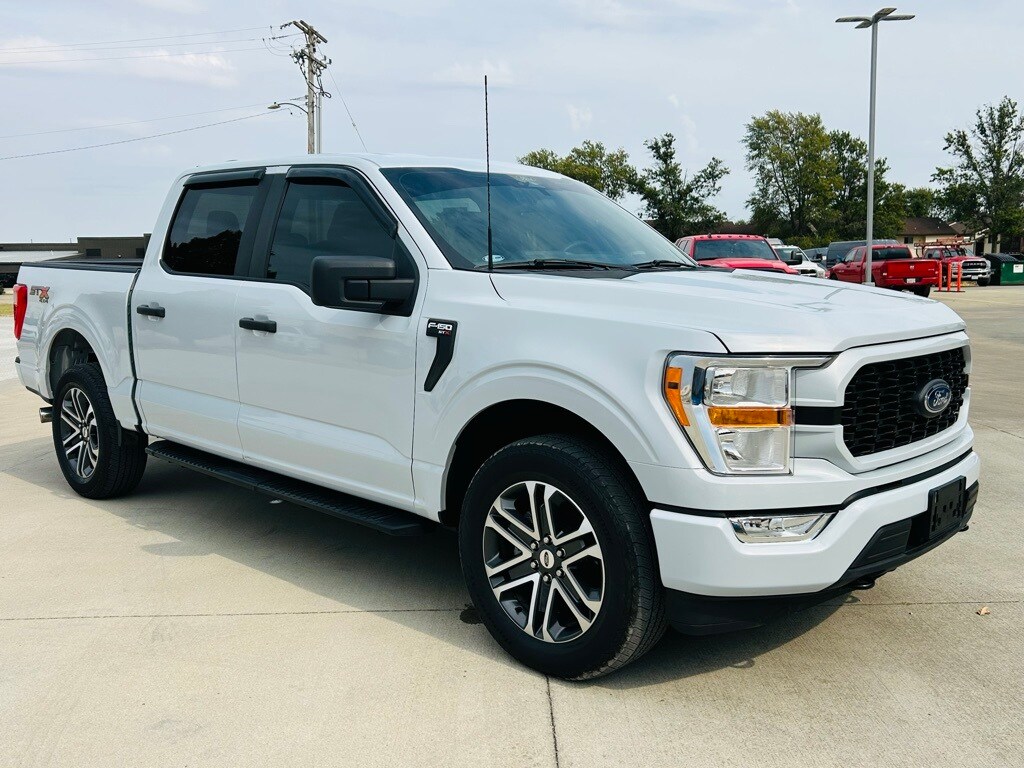 2022 Ford F-150 XL photo 2