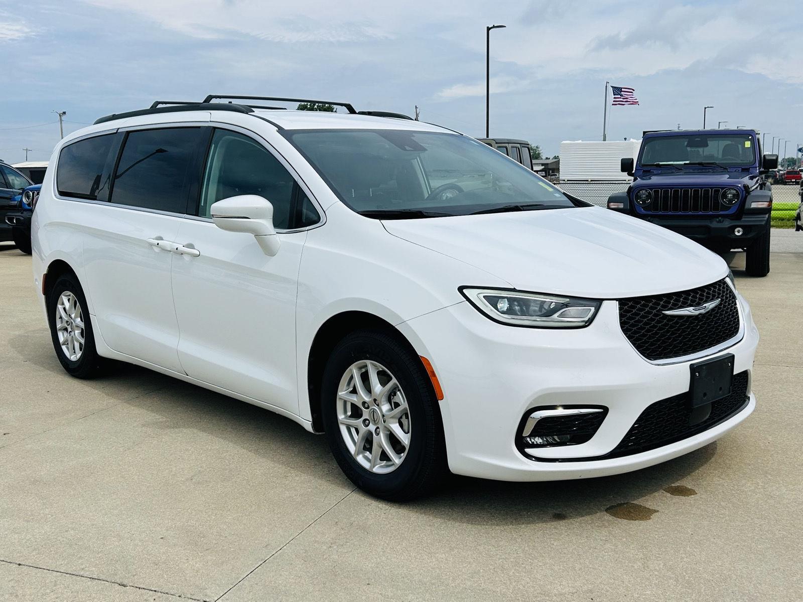 Chrysler Pacifica Mattoon IL | Family Minivans | Pilson CDJR Fiat