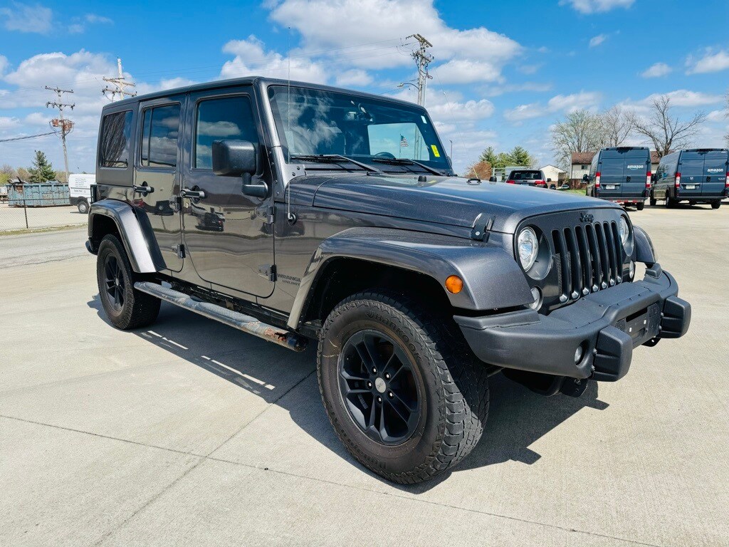 2017 Jeep Wrangler Unlimited Sahara photo 2