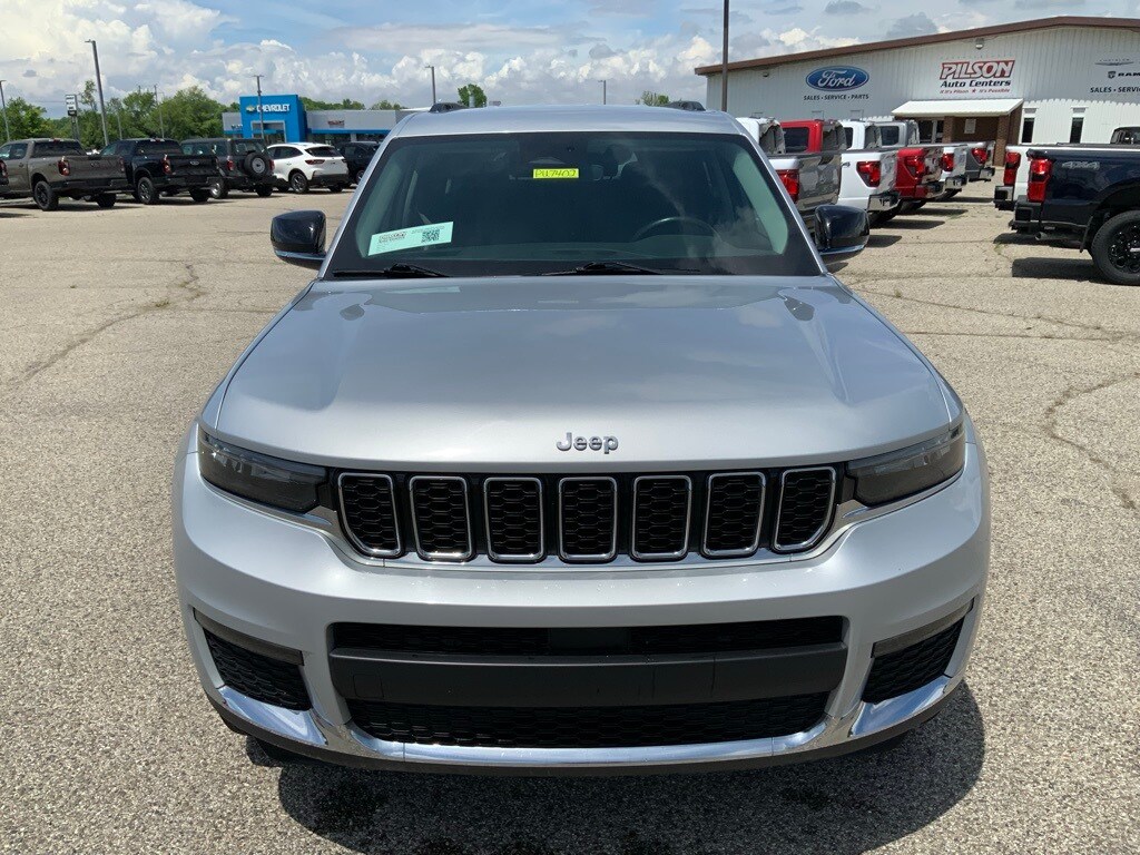 2022 Jeep Grand Cherokee Limited photo 2