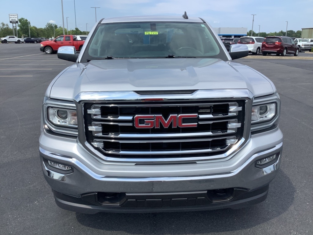 Used 2018 GMC Sierra 1500 SLT with VIN 3GTU2NECXJG637230 for sale in Clinton, IN