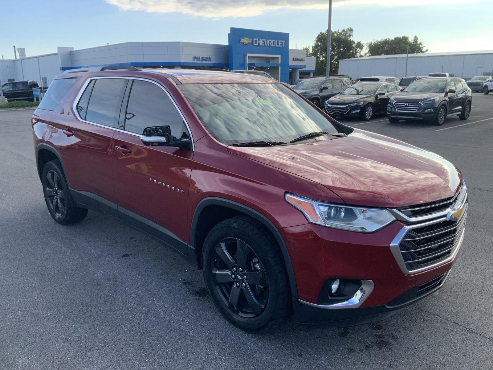 Used 2018 Chevrolet Traverse 3LT with VIN 1GNERHKW0JJ110027 for sale in Mattoon, IL