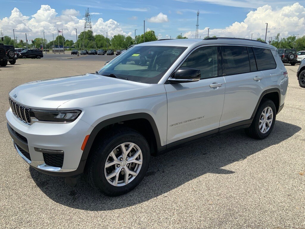 2022 Jeep Grand Cherokee Limited photo 3
