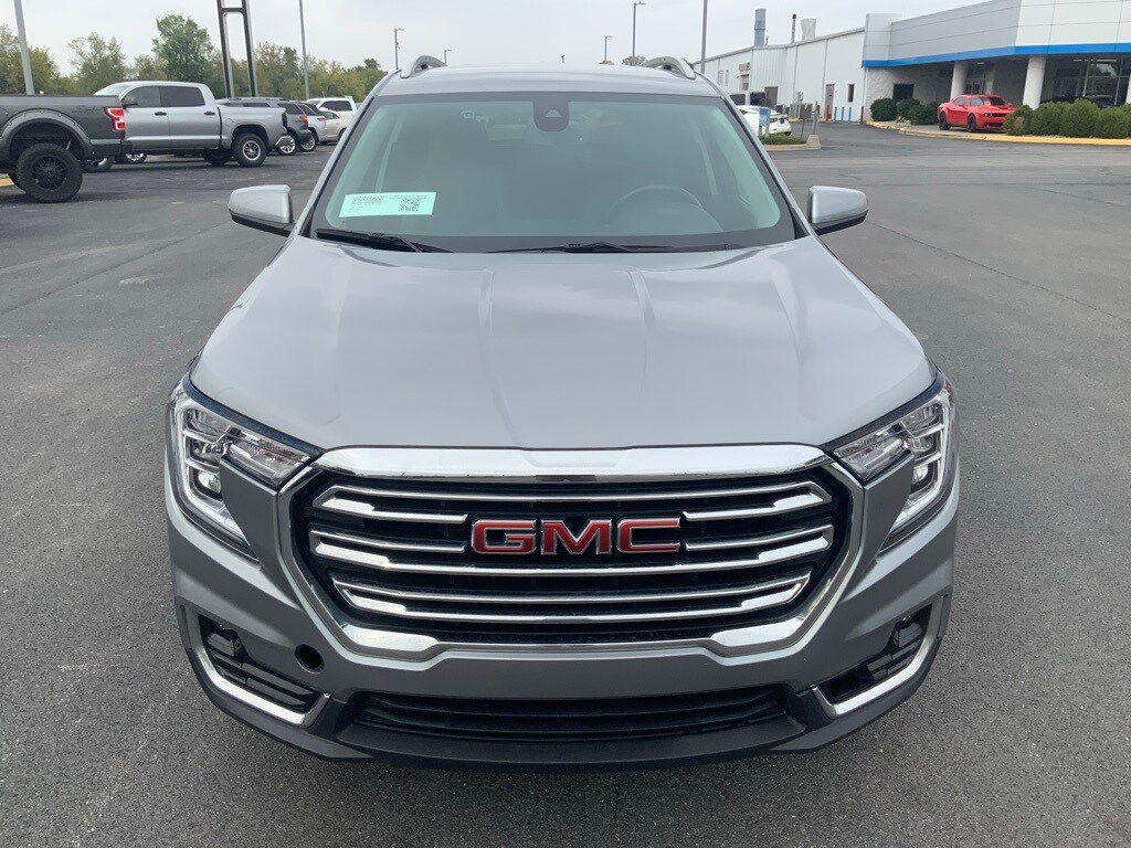 2024 Gmc Terrain SLT photo 2