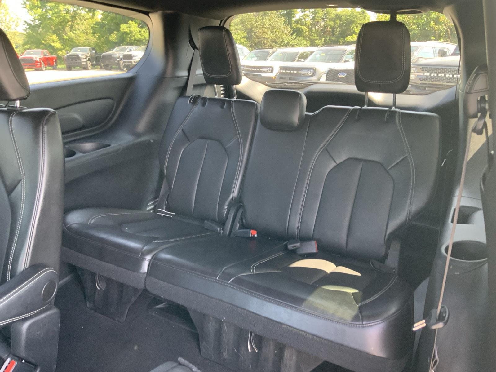 2025 Chrysler Pacifica Select - Photo 48