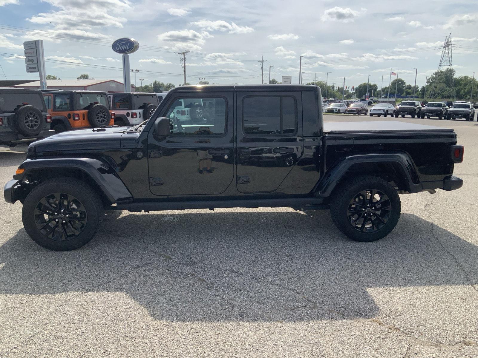 2025 Jeep Gladiator Nighthawk - Photo 8