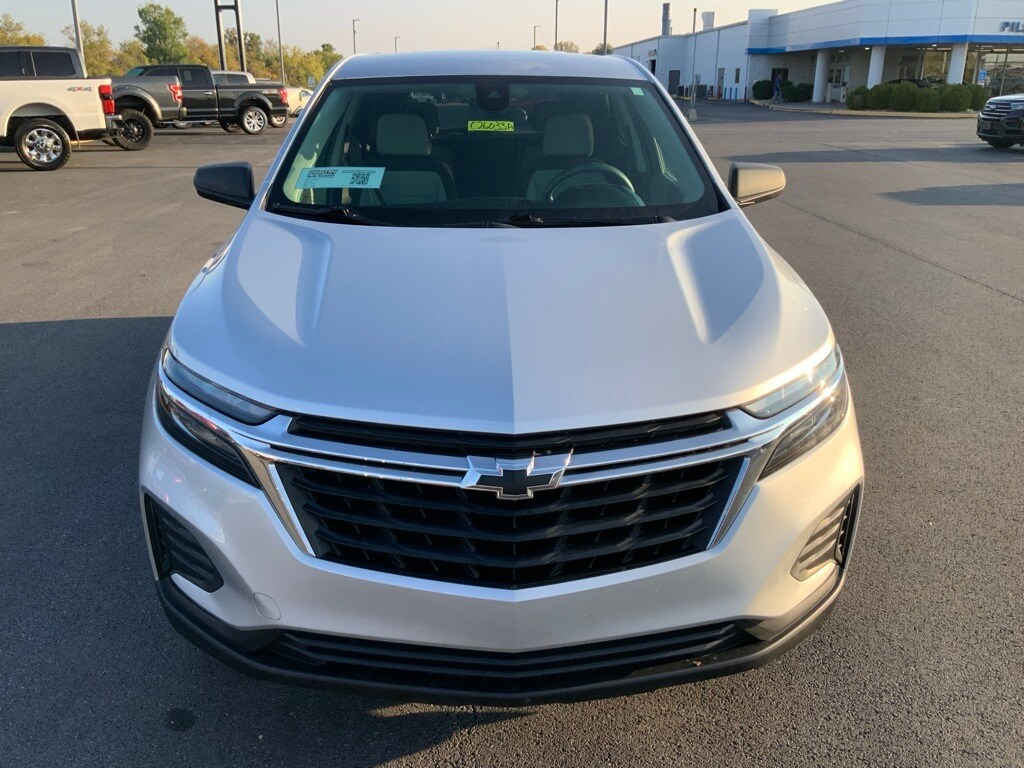 2022 Chevrolet Equinox LS photo 3