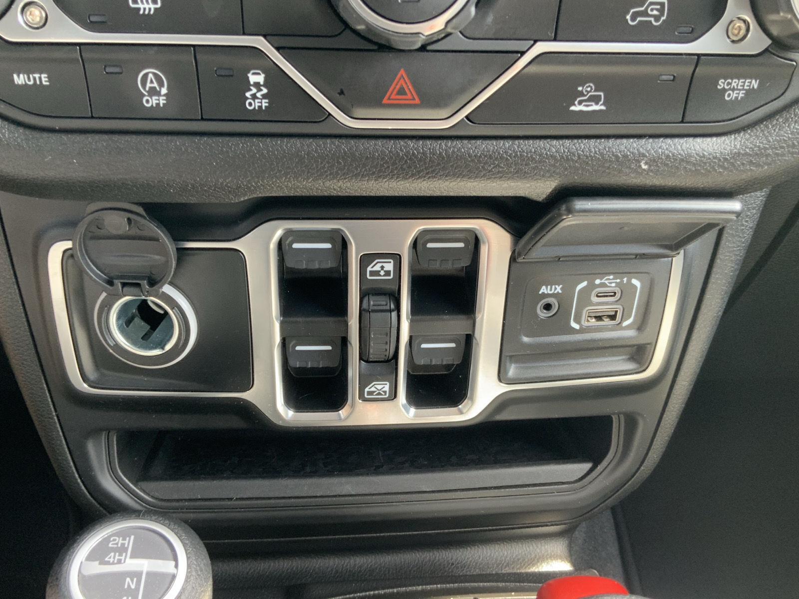 2025 Jeep Gladiator Nighthawk - Photo 36