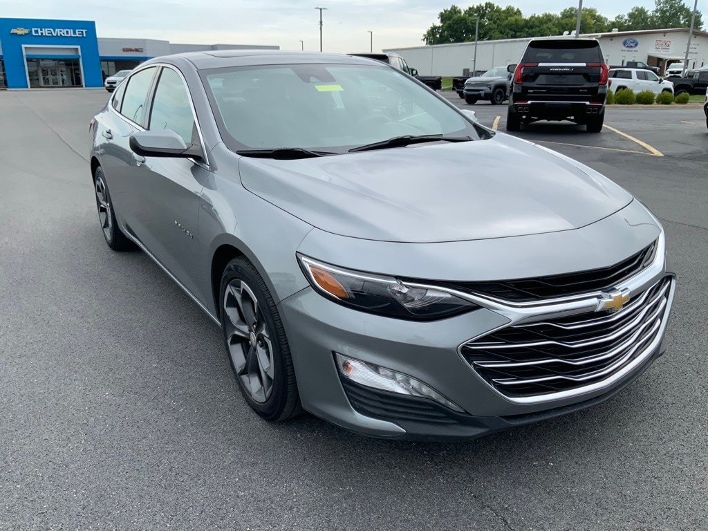 Used 2023 Chevrolet Malibu 1LT with VIN 1G1ZD5ST4PF127382 for sale in Clinton, IN
