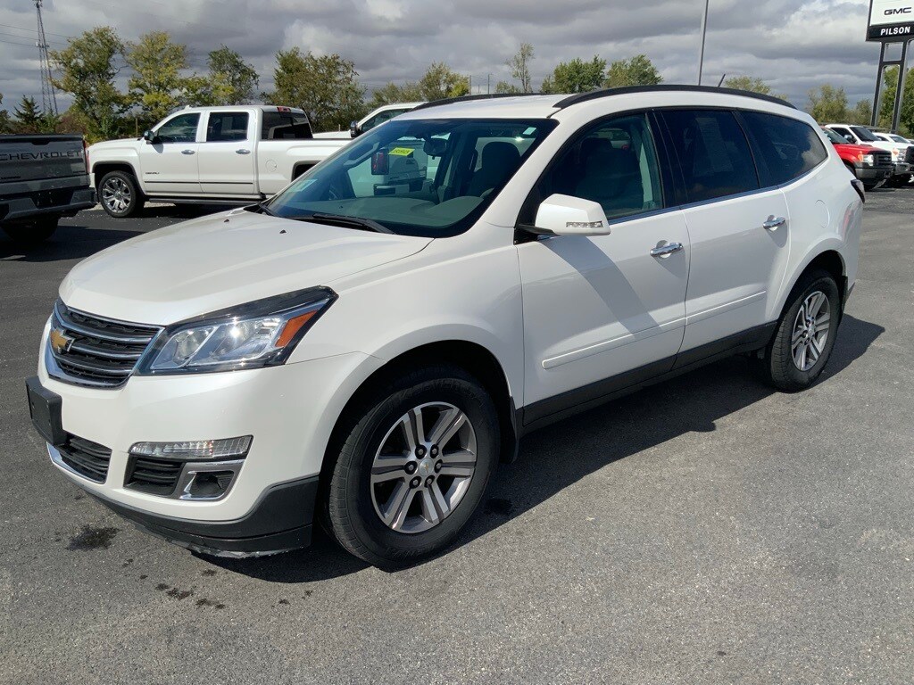 2017 Chevrolet Traverse 1LT photo 4