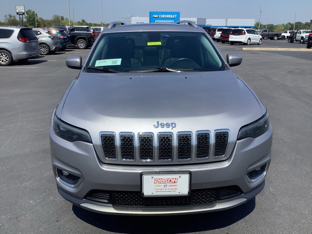 Used 2019 Jeep Cherokee Limited with VIN 1C4PJMDX5KD323272 for sale in Clinton, IN