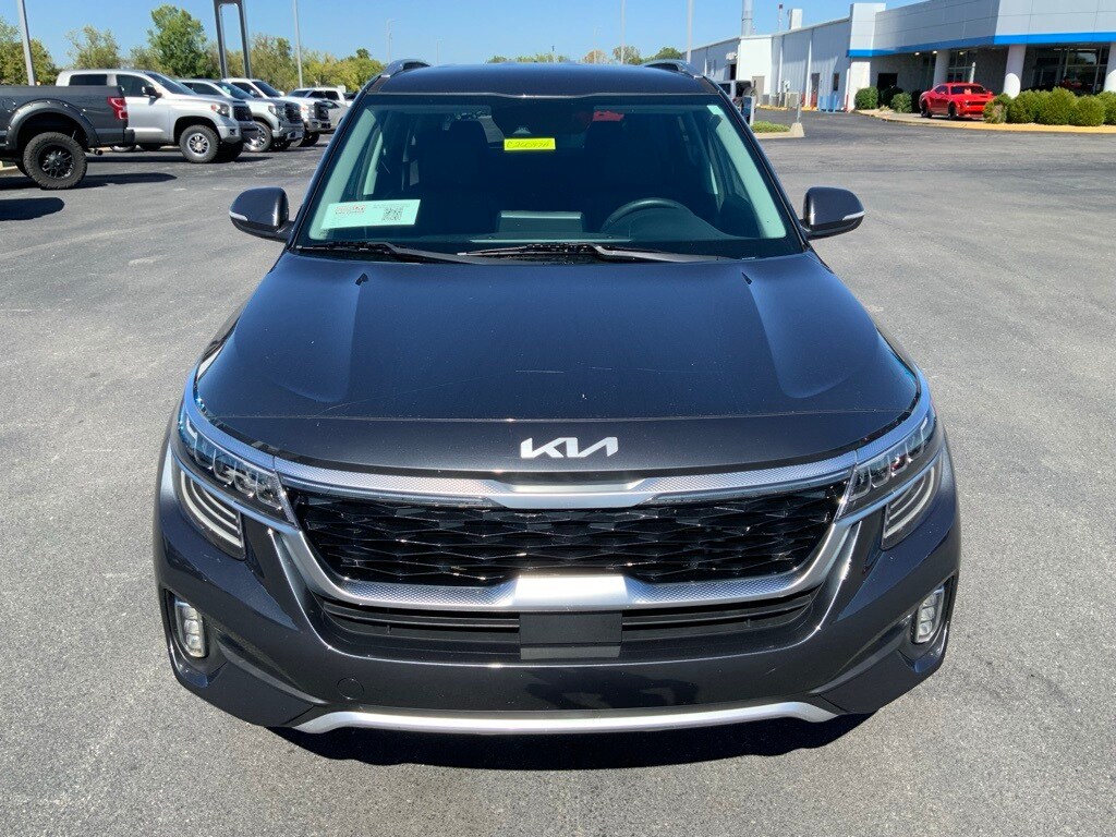 2023 Kia Seltos SX photo 2