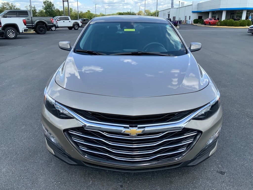 2025 Chevrolet Malibu 1LT photo 3