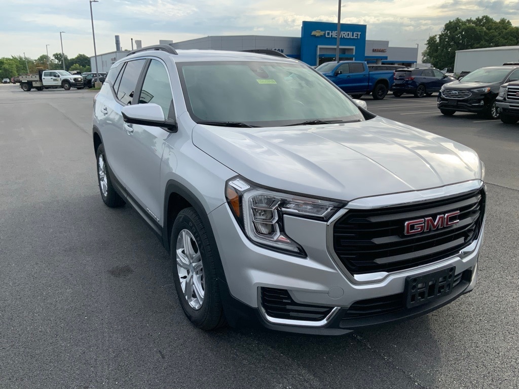 Used 2022 GMC Terrain SLE with VIN 3GKALMEV2NL102342 for sale in Clinton, IN