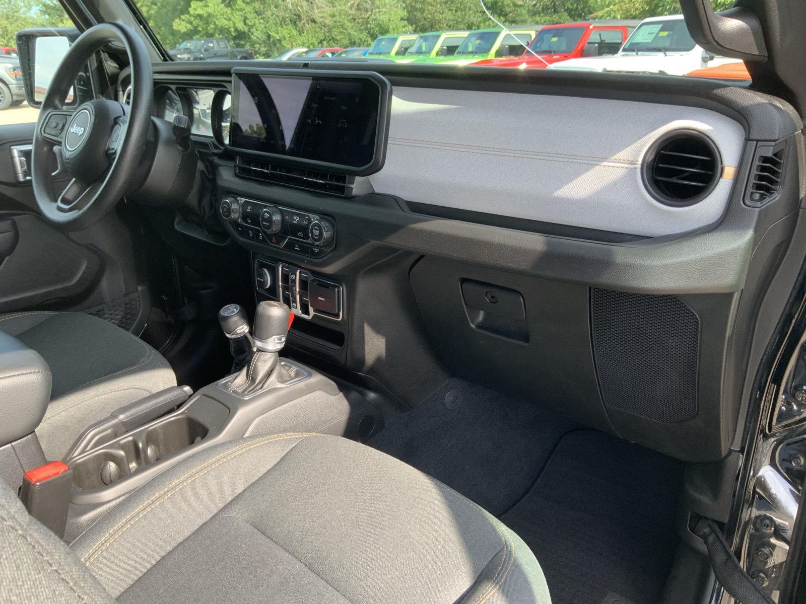 2025 Jeep Gladiator Nighthawk - Photo 51