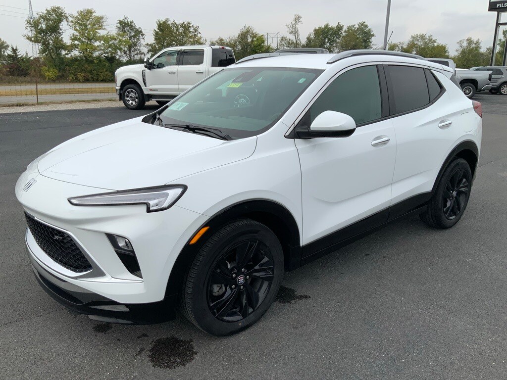 2024 Buick Encore GX Sport Touring photo 3
