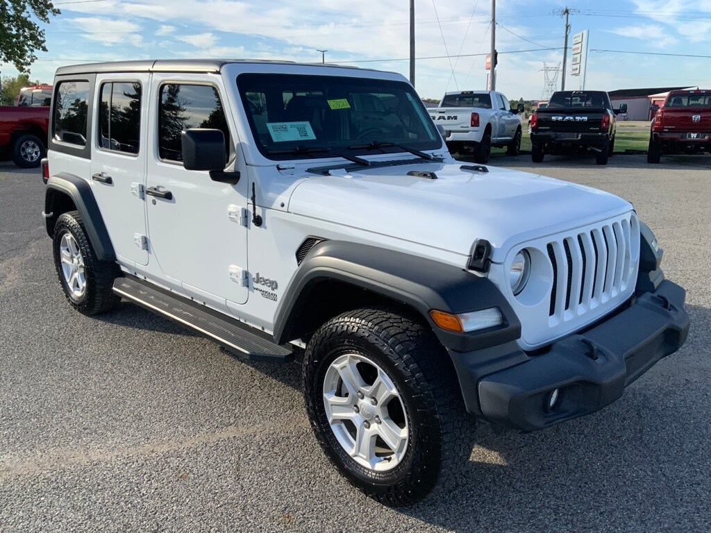2019 Jeep Wrangler Unlimited Sport photo 2