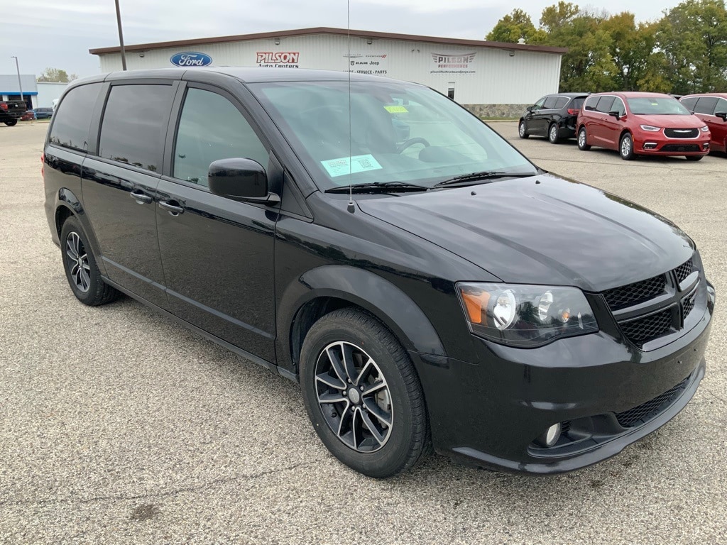 Used 2019 Dodge Grand Caravan SXT with VIN 2C4RDGCG2KR552900 for sale in Clinton, IN