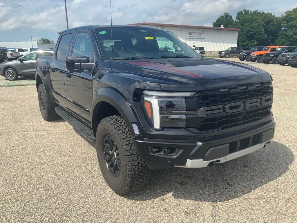 2024 Ford F-150 Raptor photo 2