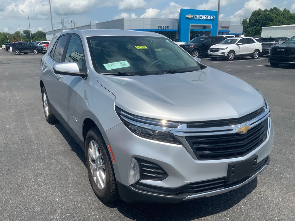 Used 2022 Chevrolet Equinox LT with VIN 3GNAXUEV1NL187732 for sale in Clinton, IN