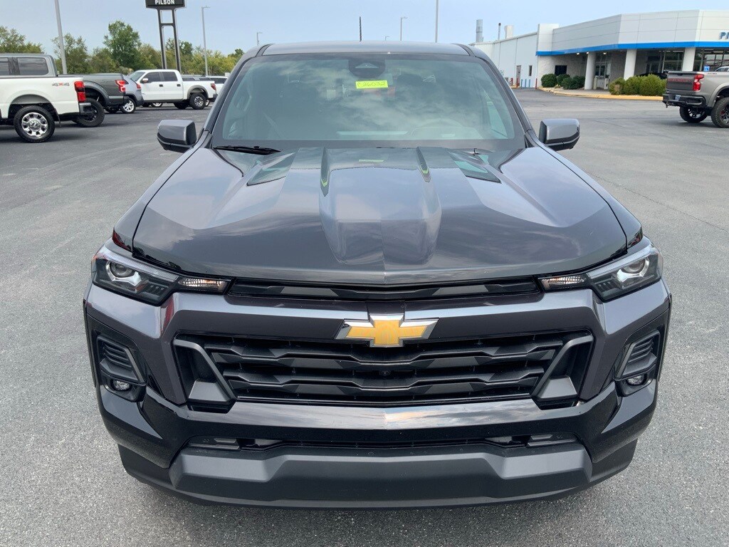 2026 Chevrolet Colorado LT photo 3