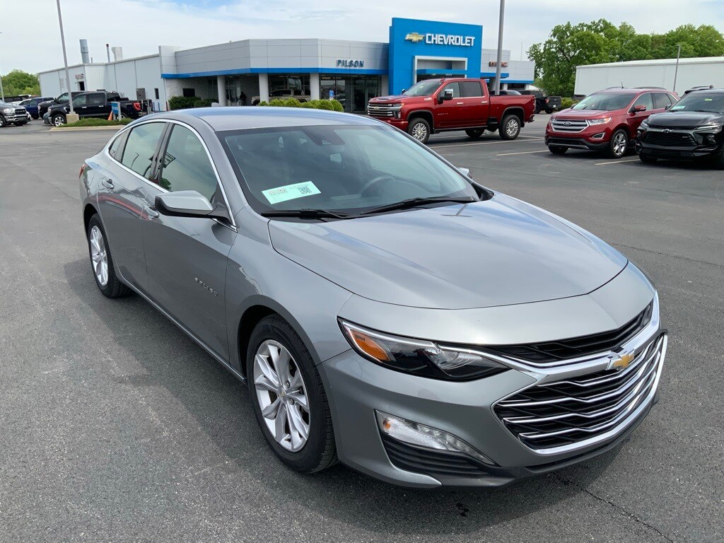2023 Chevrolet Malibu 1LT photo 2