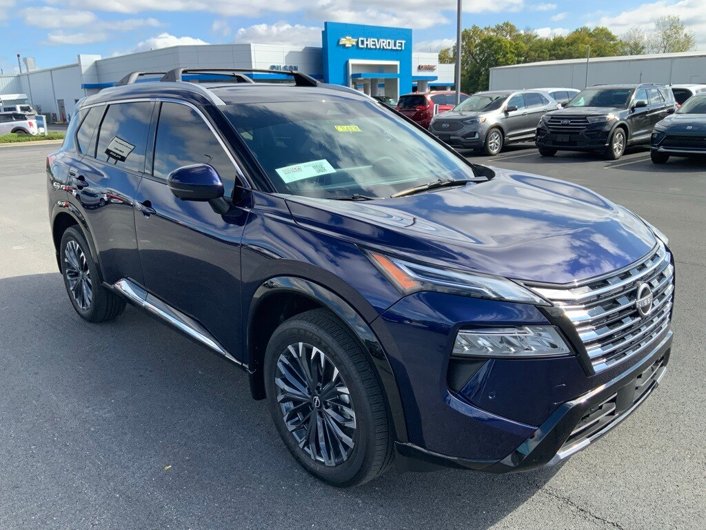 2025 Nissan Rogue Platinum photo 2