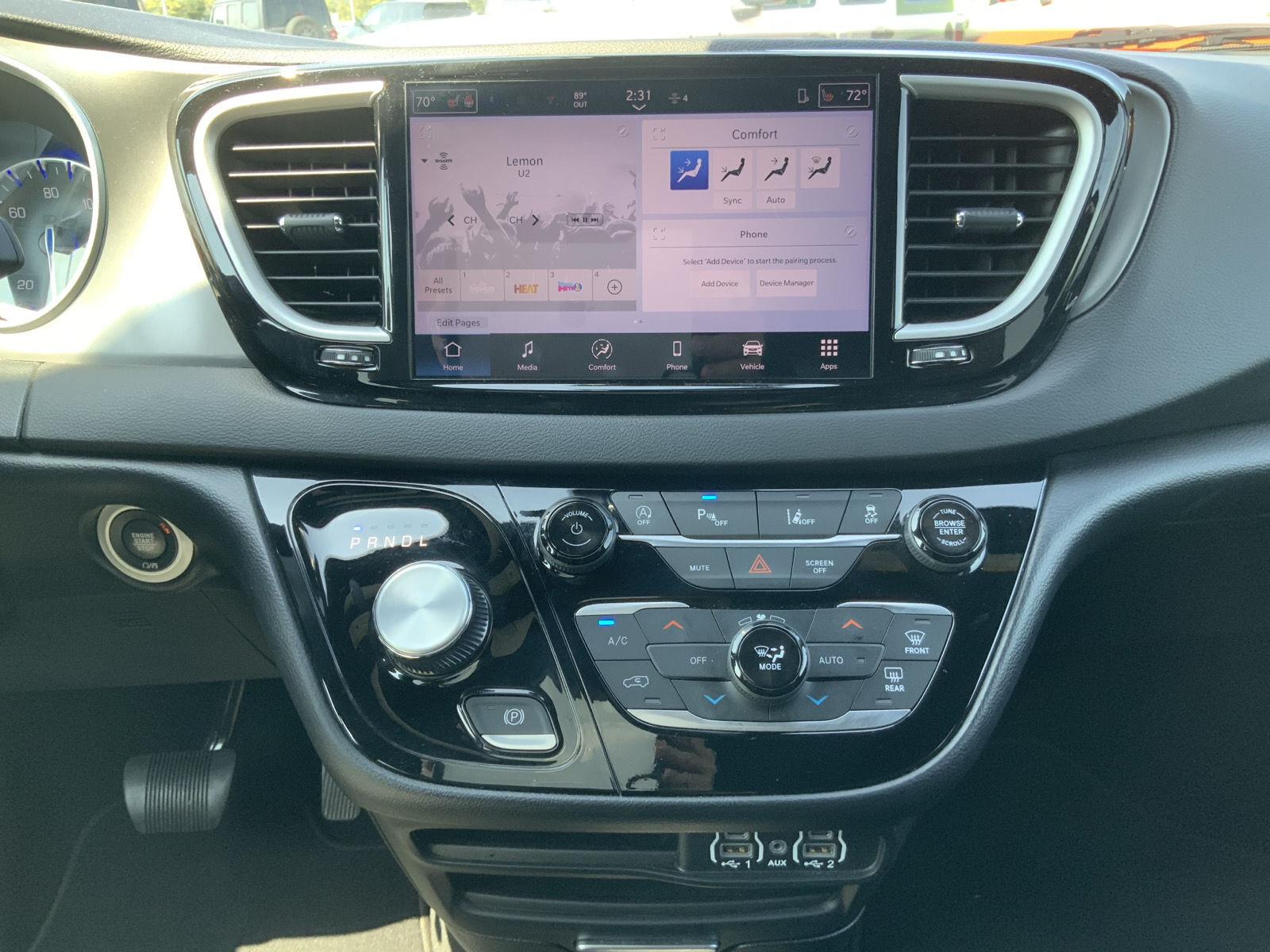 2025 Chrysler Pacifica Select - Photo 28