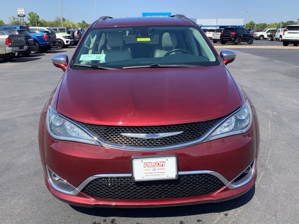 Used 2019 Chrysler Pacifica Limited with VIN 2C4RC1GG7KR588205 for sale in Clinton, IN