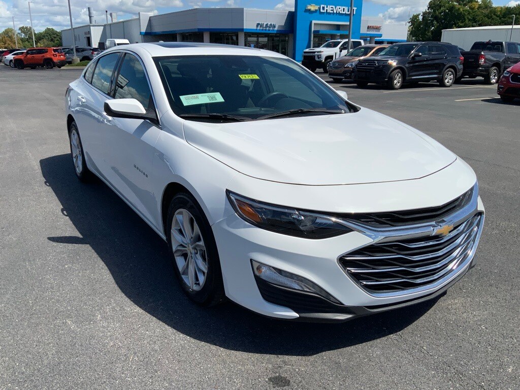 2024 Chevrolet Malibu 1LT photo 2