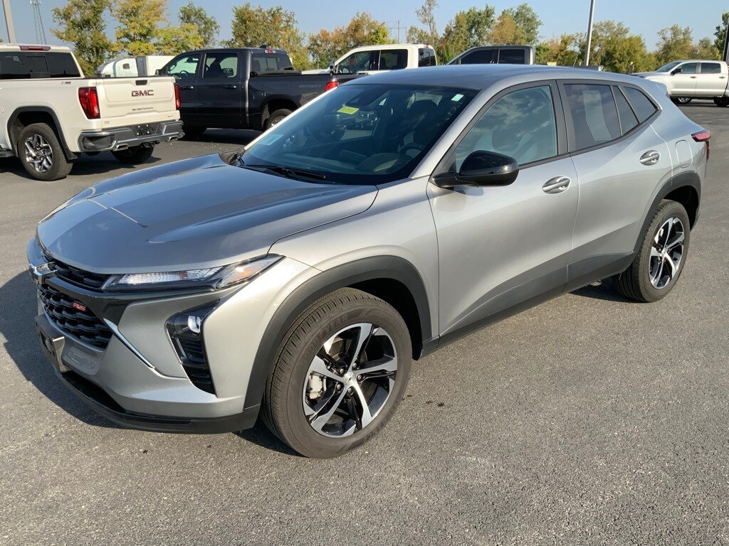 2024 Chevrolet Trax photo 3