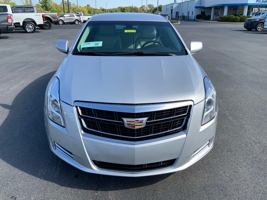 2017 Cadillac XTS Luxury photo 3