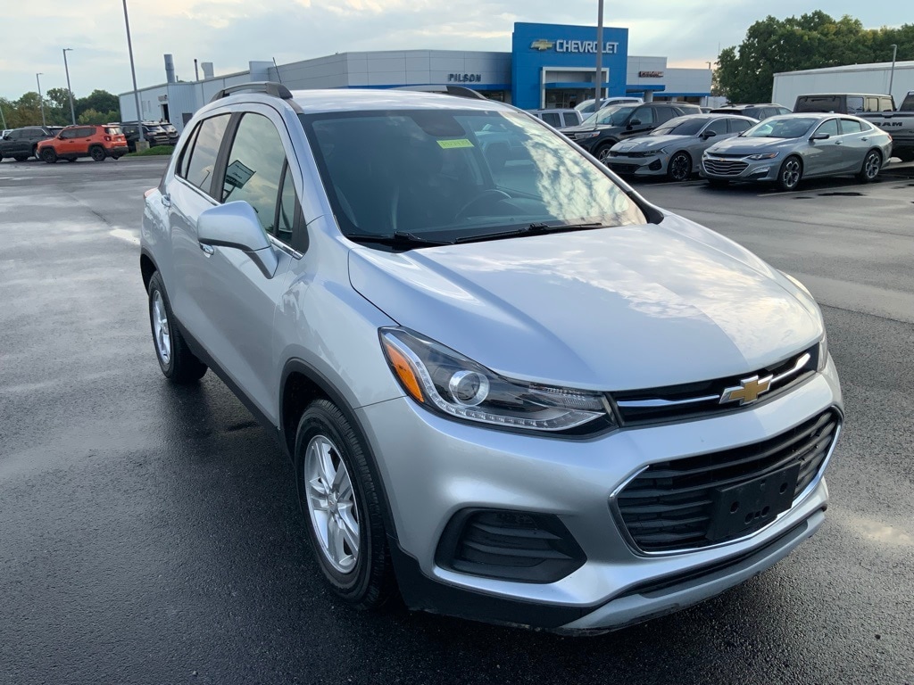 Used 2020 Chevrolet Trax LT with VIN KL7CJLSB4LB010112 for sale in Clinton, IN