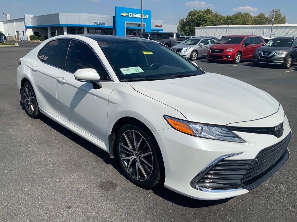 2023 Toyota Camry XLE photo 2