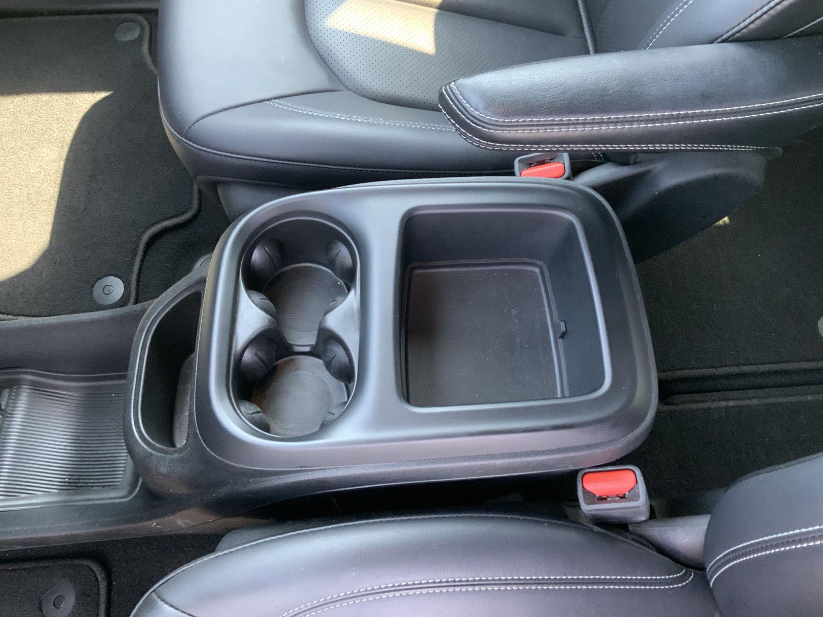 2025 Chrysler Pacifica Select - Photo 39
