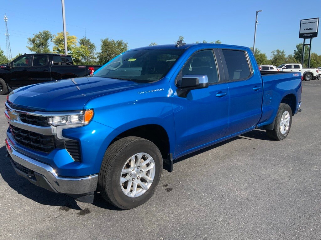 2023 Chevrolet Silverado 1500 LT photo 4