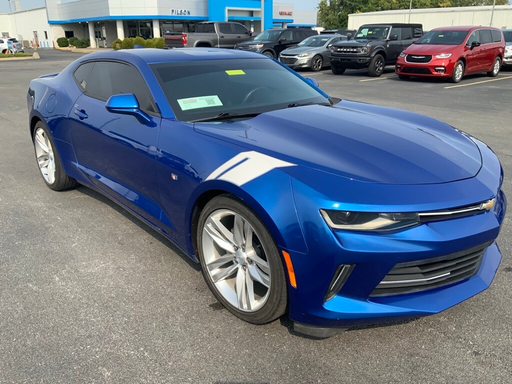 2018 Chevrolet Camaro 1LT photo 2
