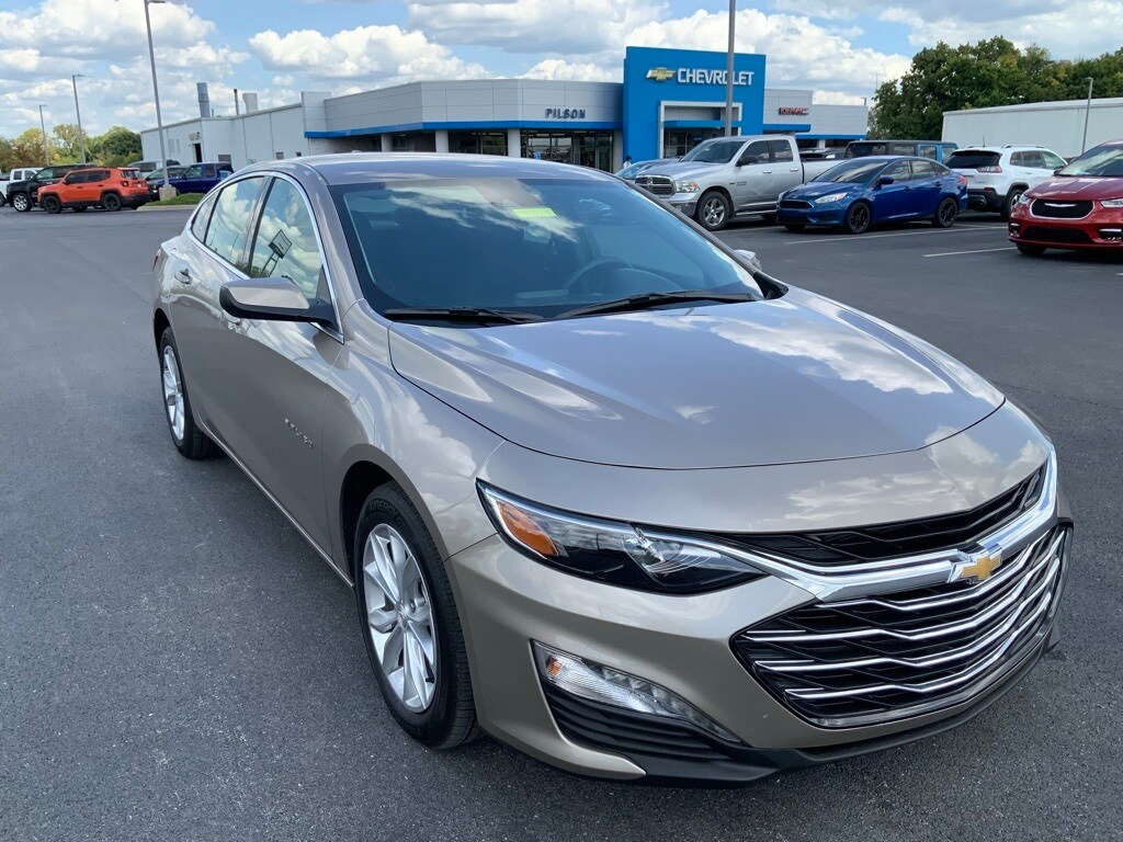 2025 Chevrolet Malibu 1LT photo 2
