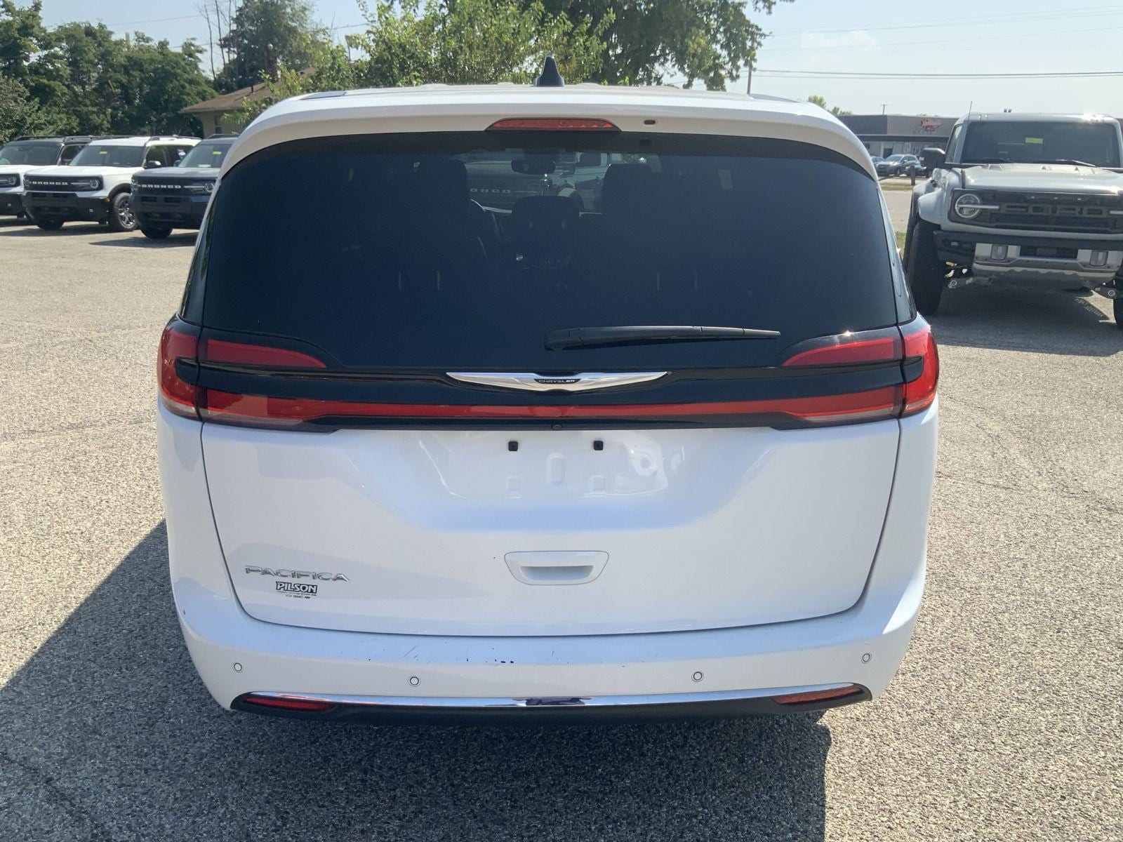 2025 Chrysler Pacifica Select - Photo 9
