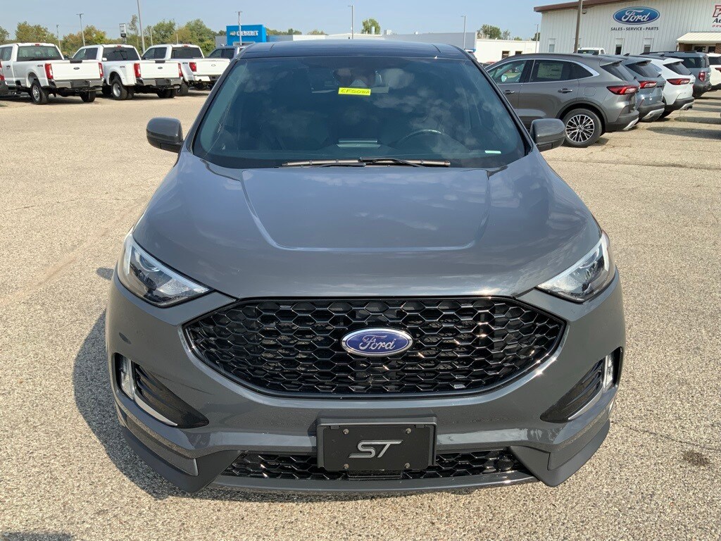 2021 Ford Edge ST photo 2