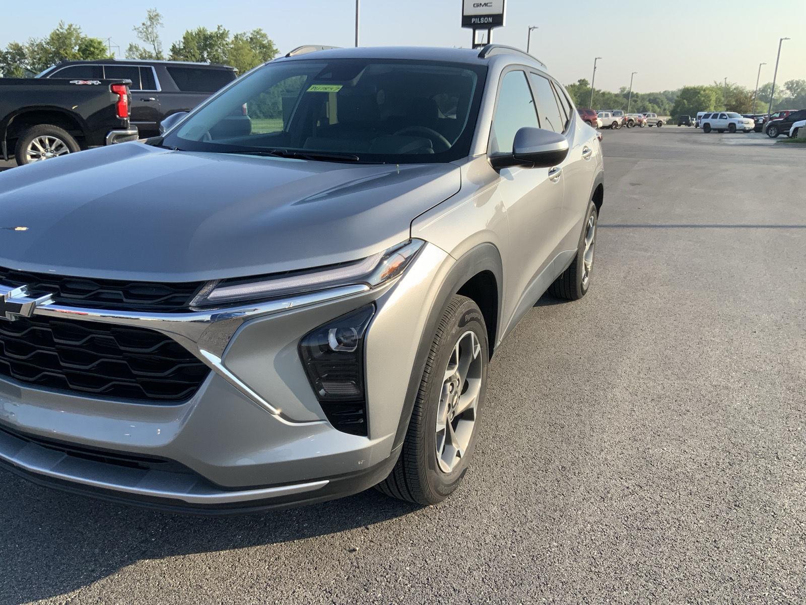 2025 Chevrolet Trax LT - Photo 17