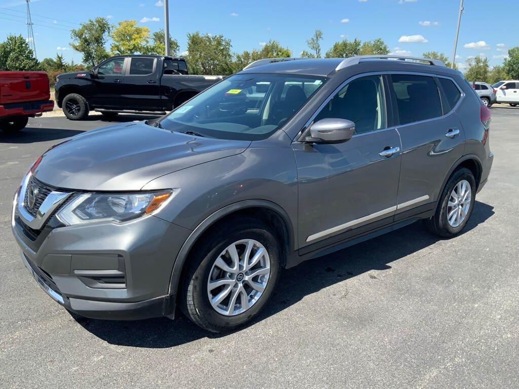 2019 Nissan Rogue SV photo 4