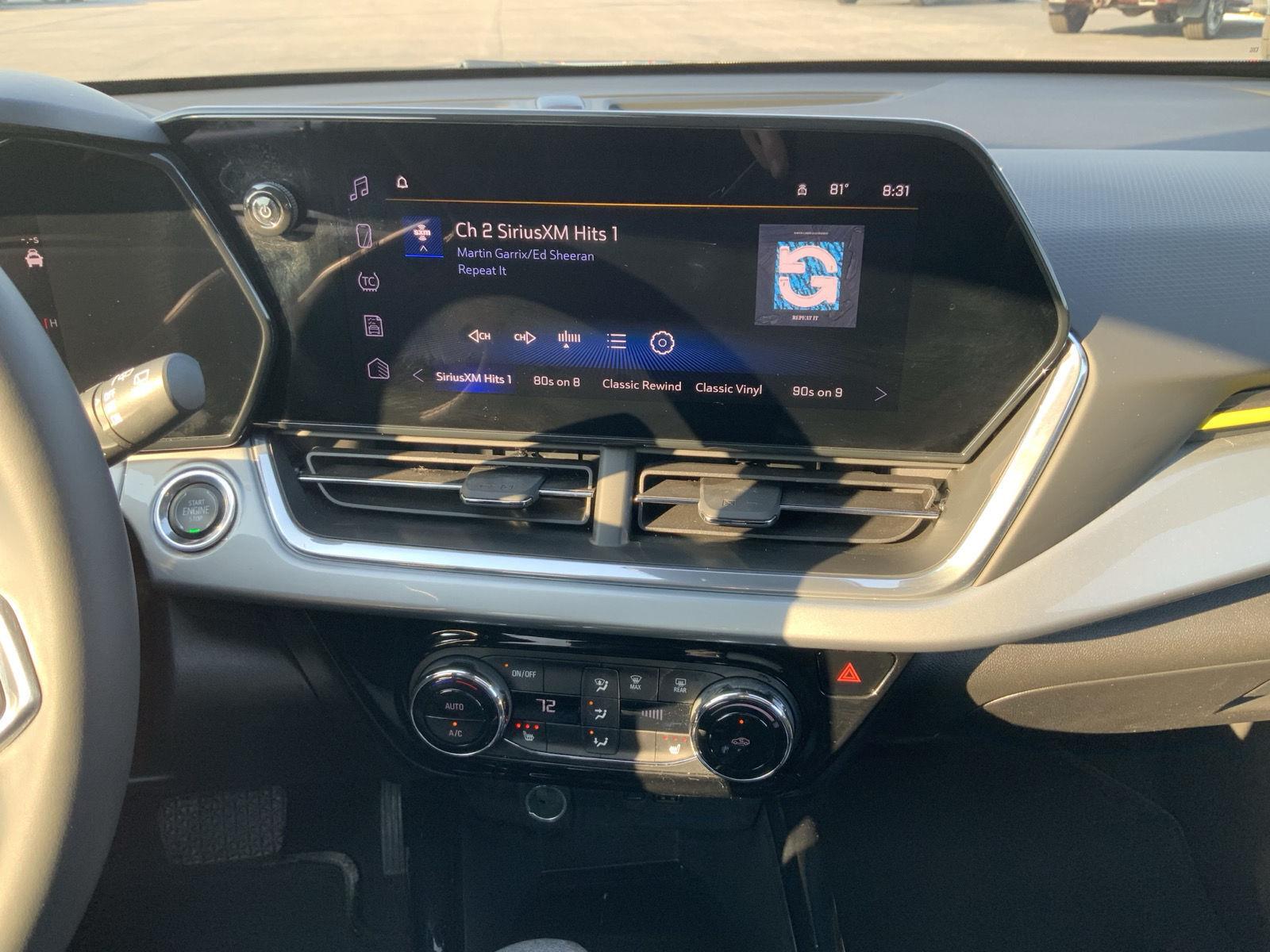 2025 Chevrolet Trax LT - Photo 31