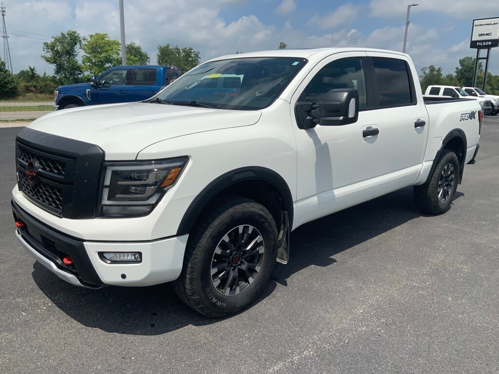 2023 Nissan Titan PRO-4X photo 4