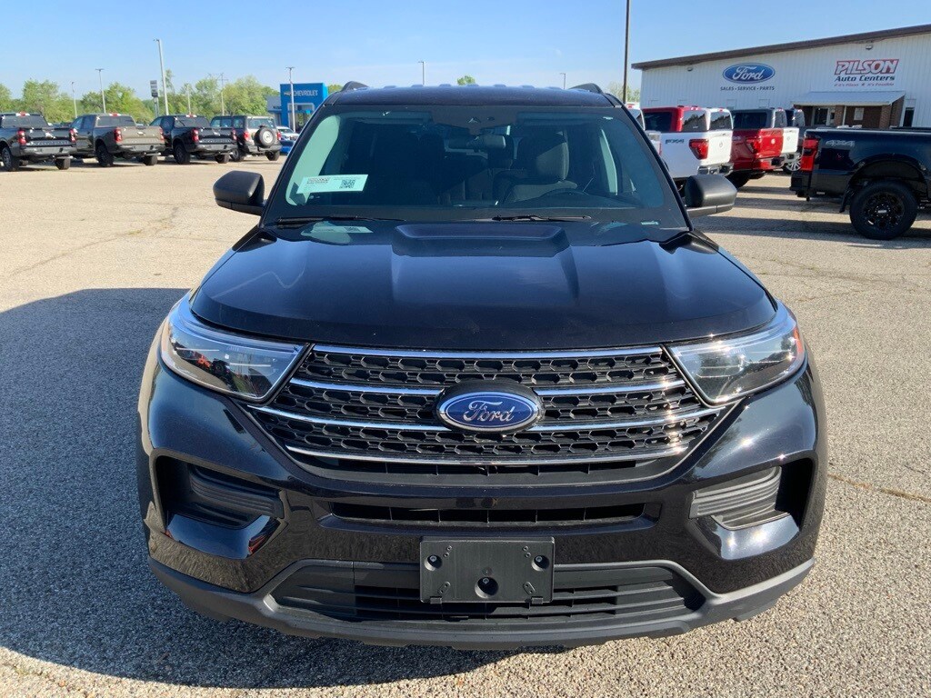 2022 Ford Explorer XLT photo 2