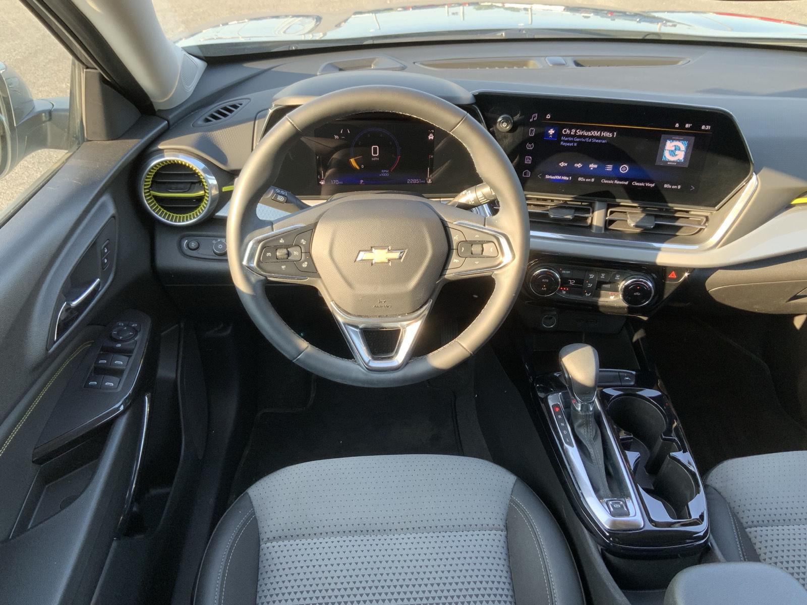 2025 Chevrolet Trax LT - Photo 25
